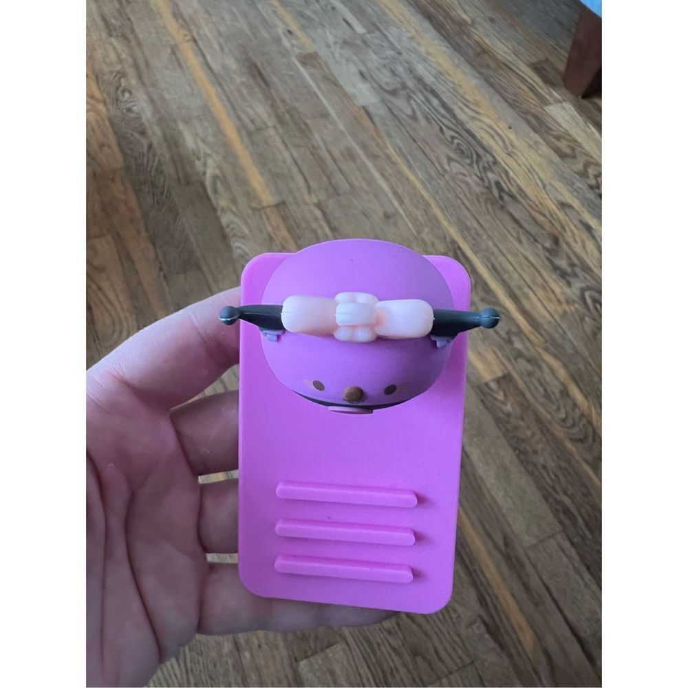 Kuromi Cell Phone Stand - Picture 4 of 6